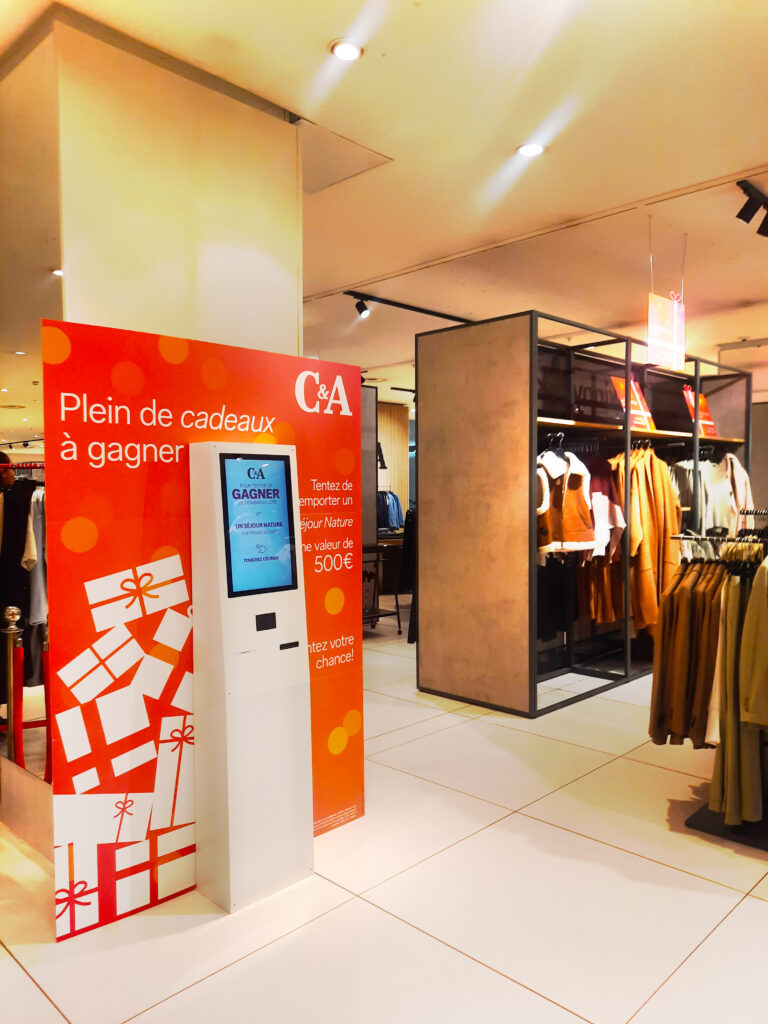 Borne d’animation interactive et digitale marketing permettant de collecter des données clients, générer des leads qualifiés et optimiser vos stratégies marketing.