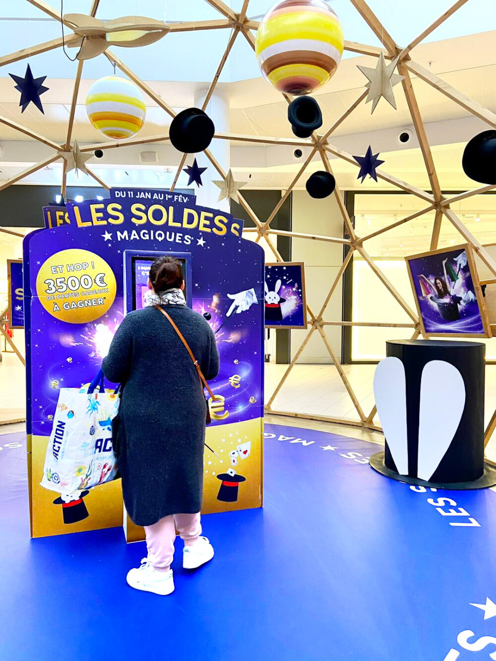 Borne d’animation interactive et digitale marketing permettant de collecter des données clients, générer des leads qualifiés et optimiser vos stratégies marketing.