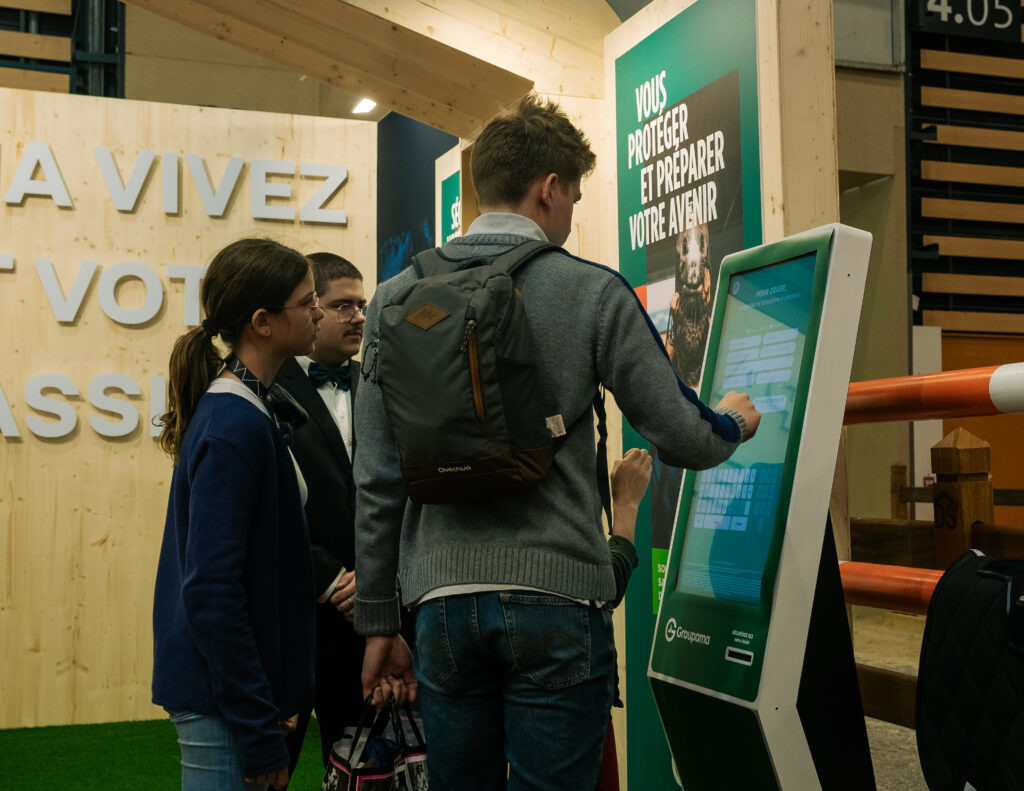Borne d’animation interactive et digitale marketing permettant de collecter des données clients, générer des leads qualifiés et optimiser vos stratégies marketing.