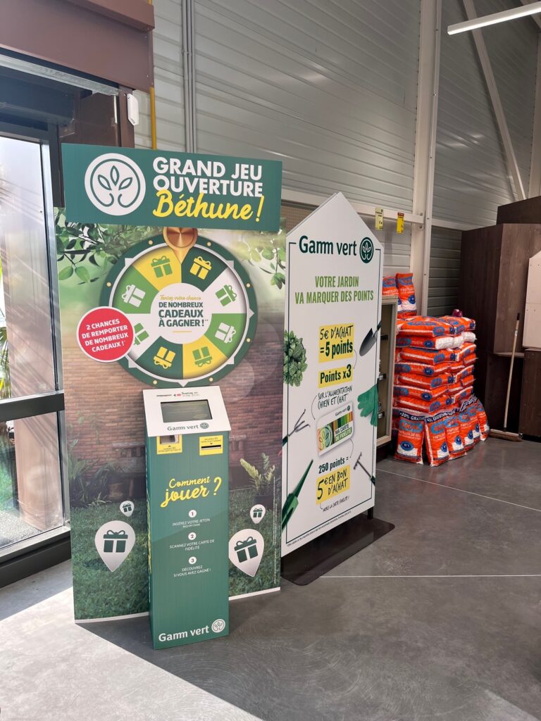 Borne d’animation interactive et digitale marketing permettant de collecter des données clients, générer des leads qualifiés et optimiser vos stratégies marketing.