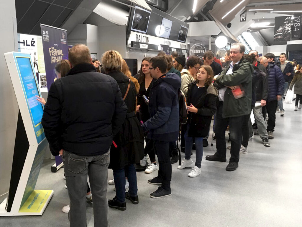 Borne d’animation interactive et digitale marketing permettant de collecter des données clients, générer des leads qualifiés et optimiser vos stratégies marketing.