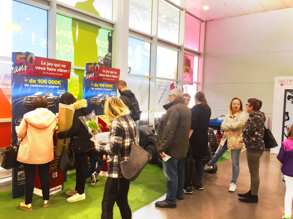 Borne d’animation interactive et digitale marketing permettant de collecter des données clients, générer des leads qualifiés et optimiser vos stratégies marketing.