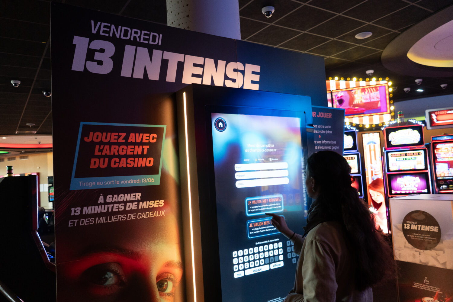 Borne d’animation interactive et digitale marketing permettant de collecter des données clients, générer des leads qualifiés et optimiser vos stratégies marketing.