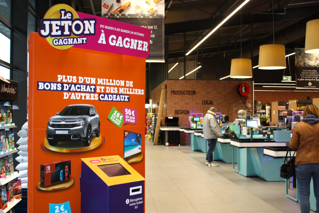 Borne d’animation interactive et digitale marketing permettant de collecter des données clients, générer des leads qualifiés et optimiser vos stratégies marketing.