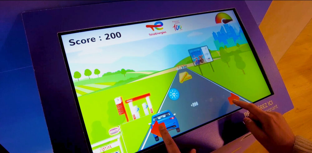 Borne d’animation interactive et digitale marketing permettant de collecter des données clients, générer des leads qualifiés et optimiser vos stratégies marketing.