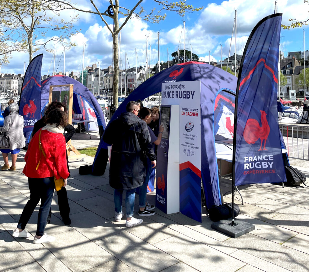 Borne d’animation interactive et digitale marketing permettant de collecter des données clients, générer des leads qualifiés et optimiser vos stratégies marketing.