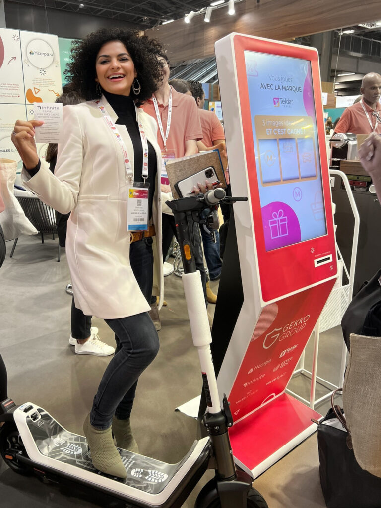 Borne d’animation interactive et digitale marketing permettant de collecter des données clients, générer des leads qualifiés et optimiser vos stratégies marketing.