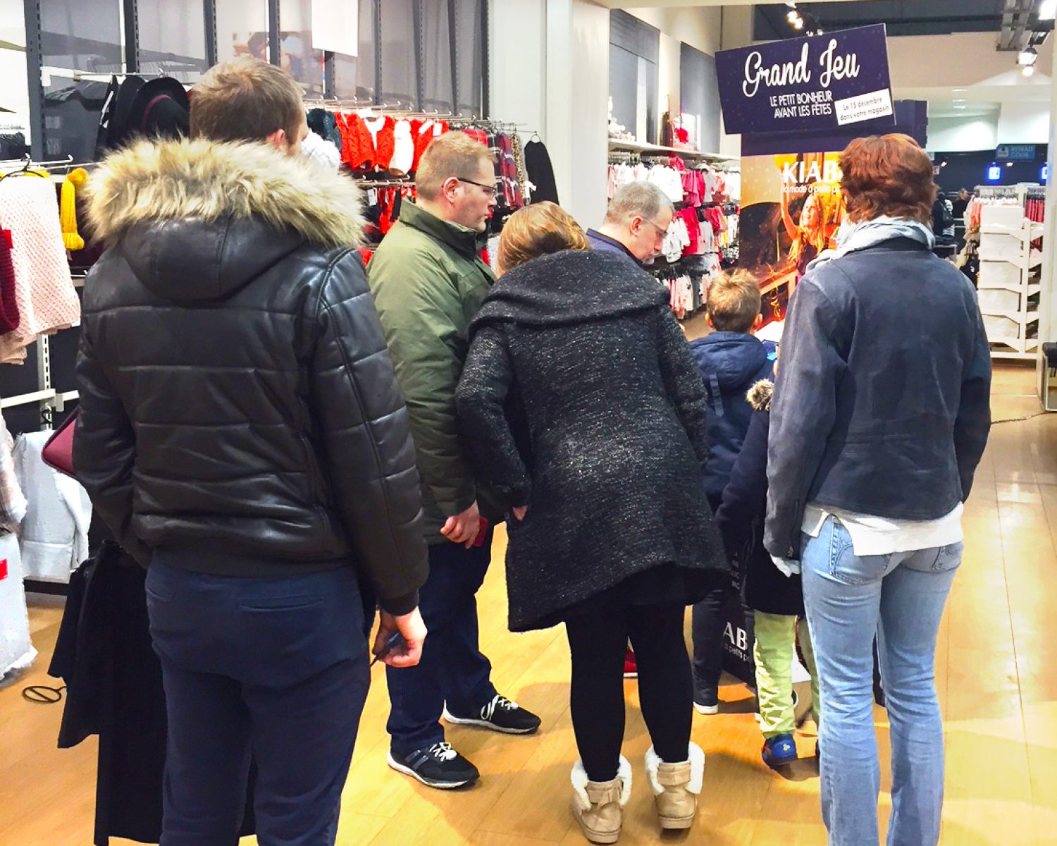 Borne d’animation interactive et digitale marketing permettant de collecter des données clients, générer des leads qualifiés et optimiser vos stratégies marketing.